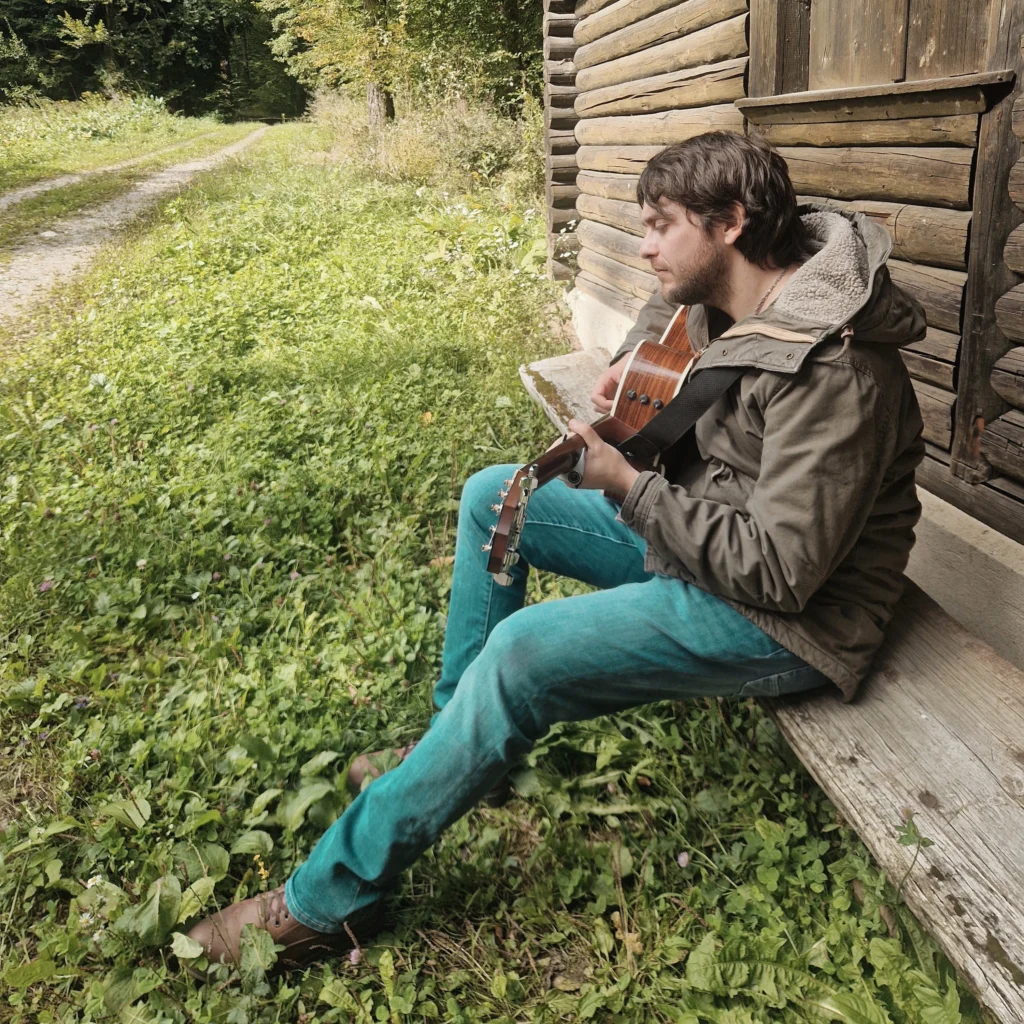 Singer/Songwriter Chris Heron Alois