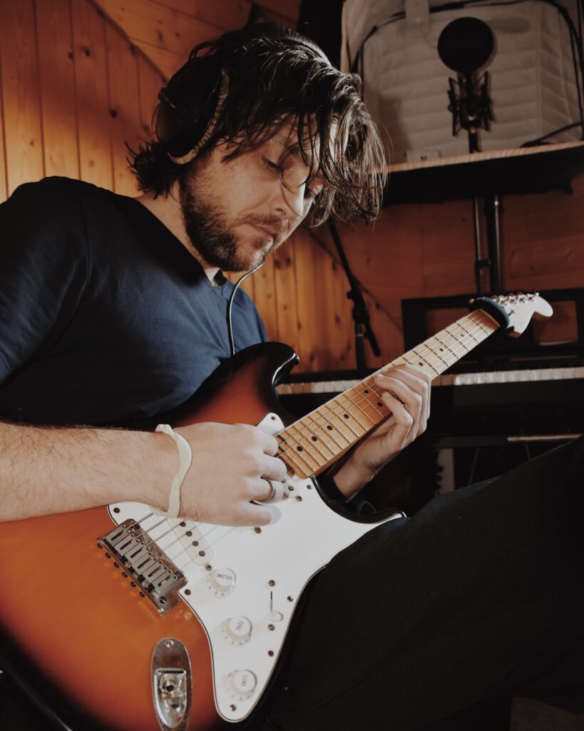 Singer/Songwriter Chris Heron Alois