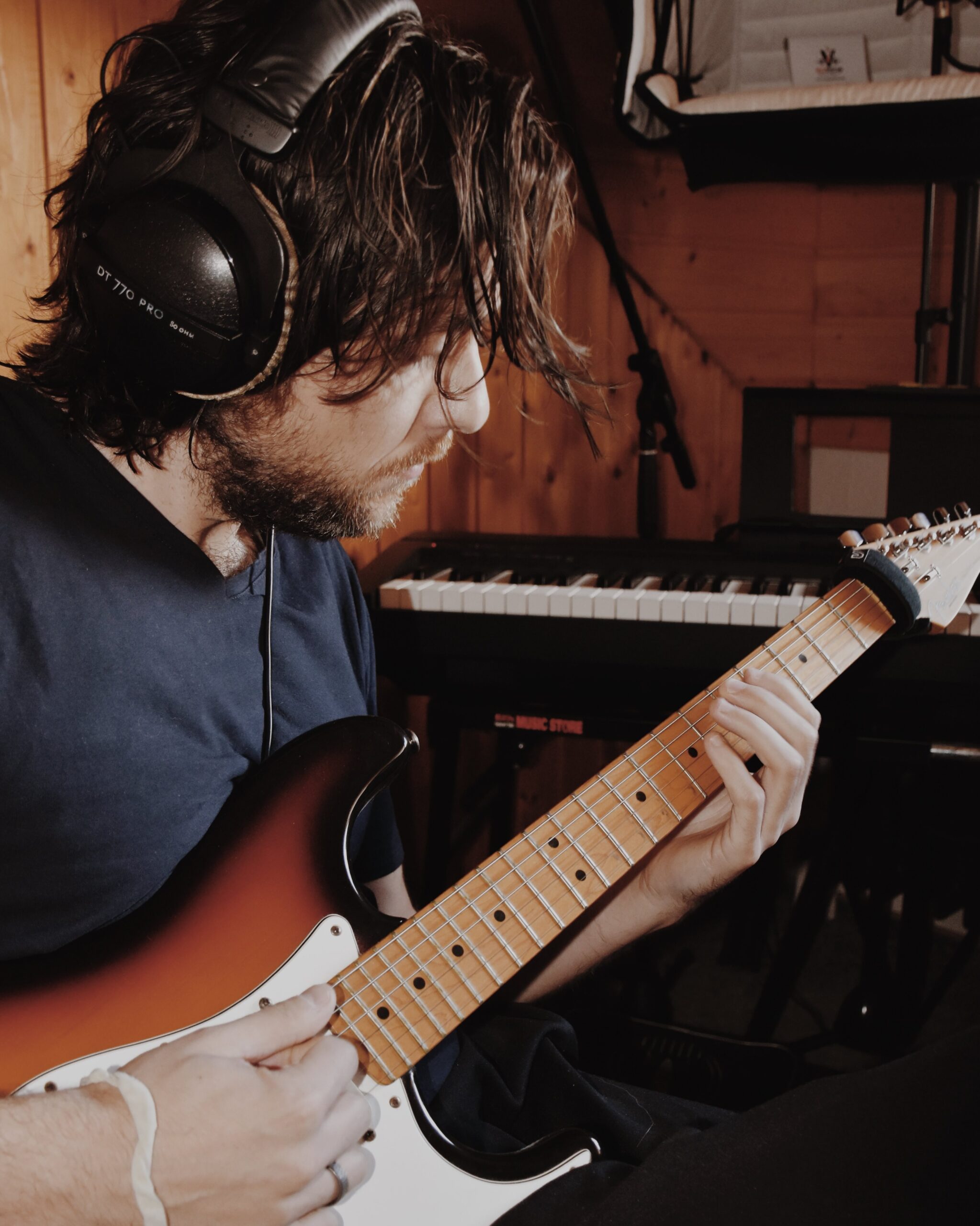 Singer/Songwriter
Chris Heron Alois